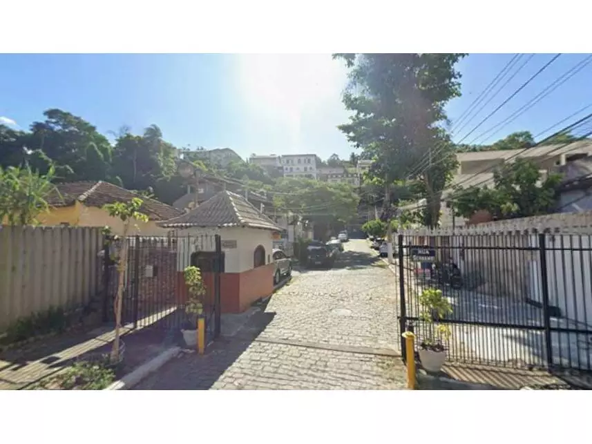 Casa com 3 quartos, 288m², ocupada, Pechincha