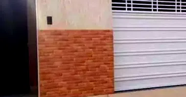 Casa em leilão com 144m² de terreno e área construída