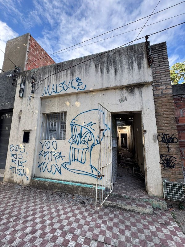 Casa com 225m² no Centro de Maceió, 5m de frente, 45m de fundo