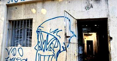 Casa com 225m² no Centro de Maceió, 5m de frente, 45m de fundo