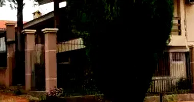 Casa em leilão com 275m² de área construída