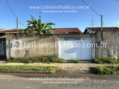 Casa com 2 Quartos e Varanda em Campos dos Goytacazes