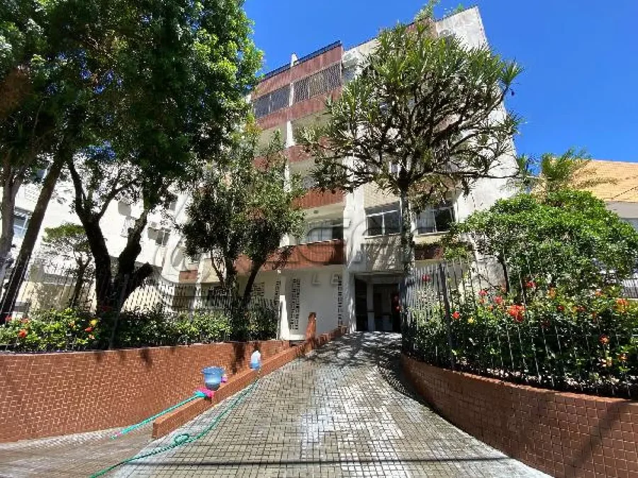 Apartamento com 1 quarto e vaga de garagem em Florianópolis