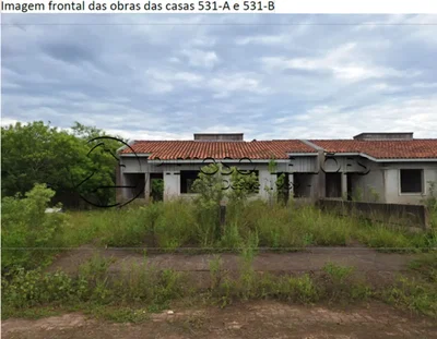 Casa de alvenaria em construção com 43,48 m²