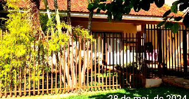 Casa com 2 quartos, banheiro, área de serviço e cozinha, 97m² construída