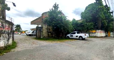 Terreno amplo com 1884m² de área construída e 11380m² de terreno