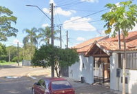 Terreno de 285m² com construção residencial de 70m²