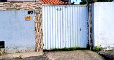 Casa em Feira de Santana com 2 Quartos e 69,99m²