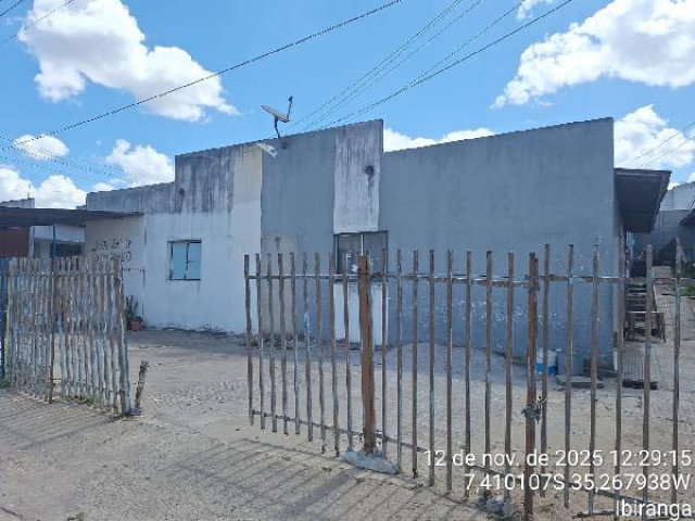 Casa com 2 quartos, 1 banheiro e 1 vaga de garagem