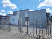 Casa com 2 quartos, 1 banheiro e 1 vaga de garagem