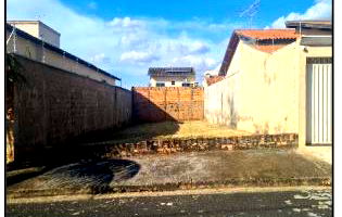 Terreno em Jardim Nene Gomes com 250 m² - Desocupado