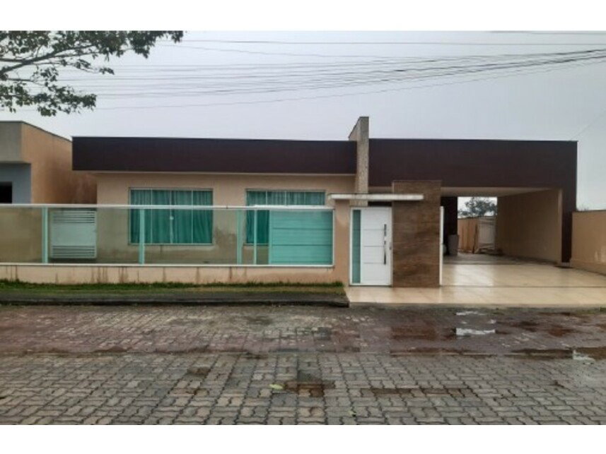Casa em Piranema com 3 quartos e 2 banheiros