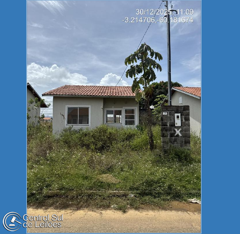 Casa com 2 quartos, 54,09m², terreno 200m², desocupada