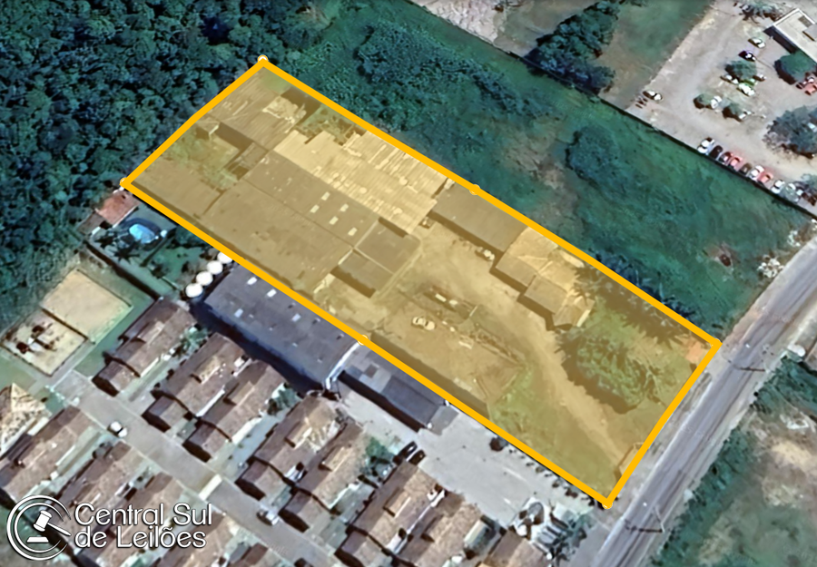 Terreno amplo com 5.004,87m² e área construída de 2.359,32m²