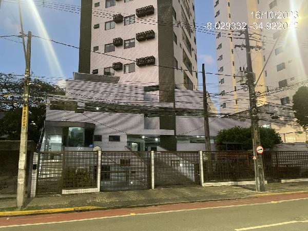 Apartamento com 3 Quartos e 2 Vagas em Parnamirim
