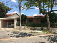 Casa com 4 dormitórios, 2 banheiros e terreno de 391,40m²