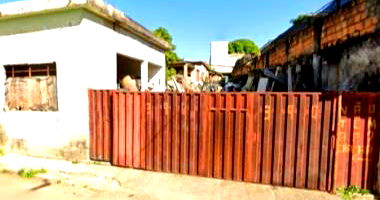 Lote com 506,79m² com ponto comercial no Centro