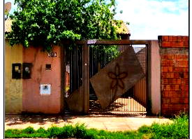 Casa com 2 quartos, 1 banheiro, 63m² construída, desocupada