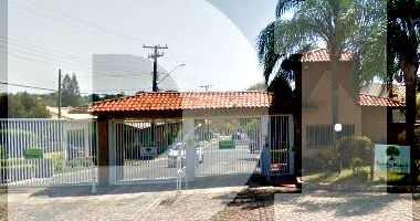 Casa em Condomínio com 3 quartos, 2 banheiros e 2 vagas