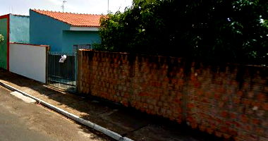 Casa com 2 vagas, 170m² construídos em Catanduva