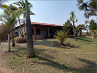 Chácara com casa e piscina em área rural