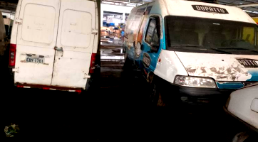 Peugeot Boxer HDI 2009 em mau estado, ideal para peças ou restauração