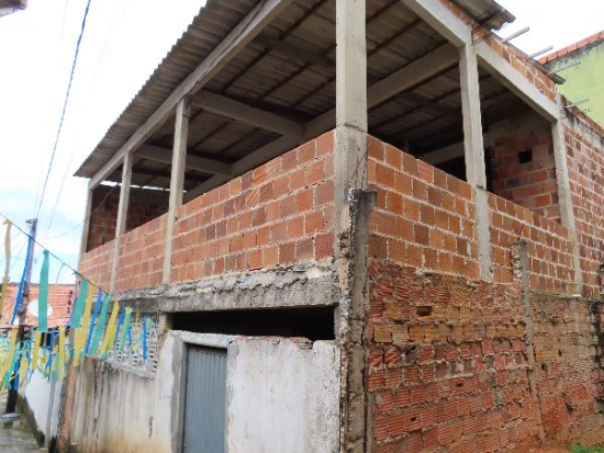 Casa com 2 quartos e 52m² em Lauro de Freitas