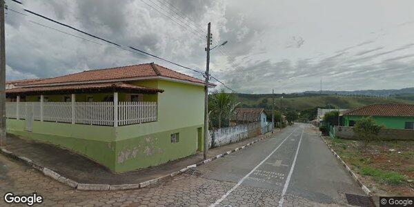 Fração ideal 10% de lote 1935,75m² com 2 casas e galpão