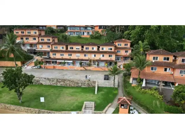 Apartamento Luxuoso em Condomínio com Marina Privada em Angra dos Reis