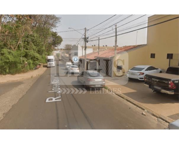 Casa com 133,55m² de terreno, 80m² construídos, 2 quartos, 1 banheiro, desocupada