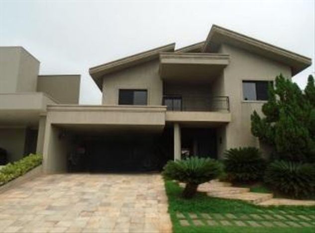 Casa em condomínio com 356m², 1 vaga, piscina e varanda