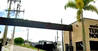 Terreno em leilão com 232,94m² em Cotia/SP