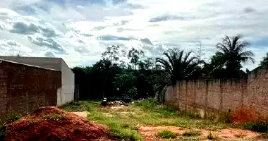 Chácara Desocupada em Vila Luiza com 250m²