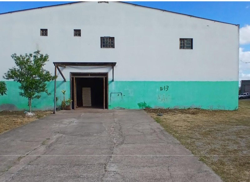 Terreno industrial com galpão de 940m² em Itabaiana