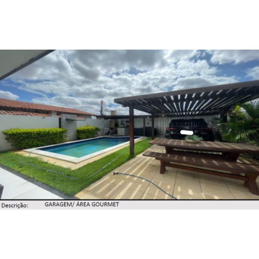 Casa com 415m², 2 pavimentos, ocupada