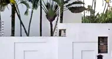 Casa em Guarujá com 3 Quartos e 2 Banheiros