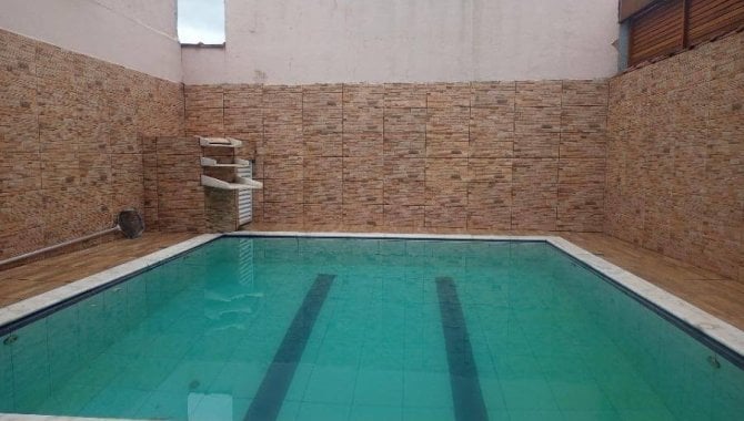 Casa com 3 quartos e 4 banheiros, 148m² construídos, ocupada