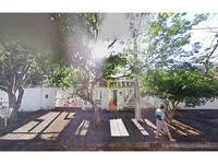 Casa Ocupada no Serrano com Ampla Área Construída