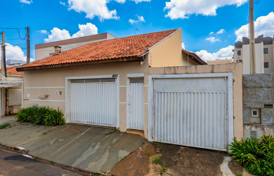 Casa com 2 quartos, 1 suíte e 2 vagas, 135,96 m² construídos, ocupada
