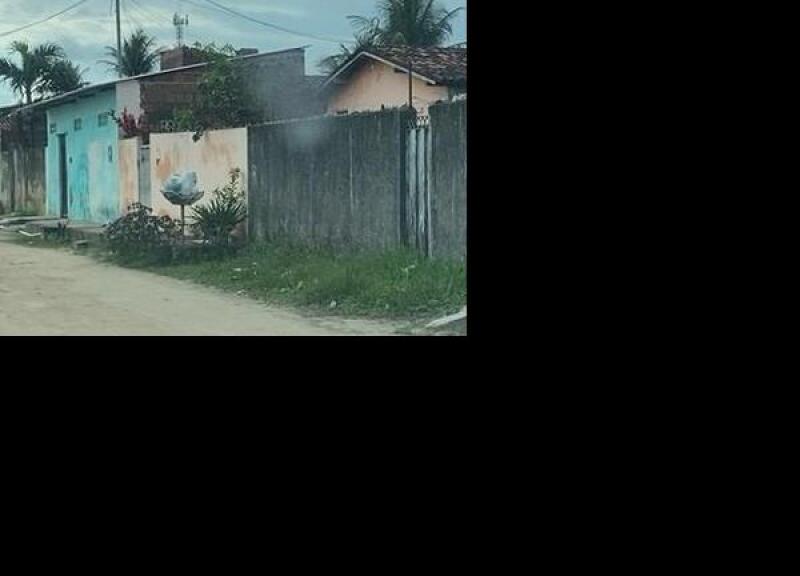 Casa com 2 Quartos e 2 Banheiros em Loteamento