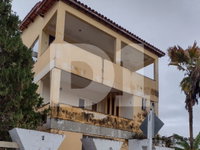Casa com 549,90 m² de área construída em lote de 833,375 m²