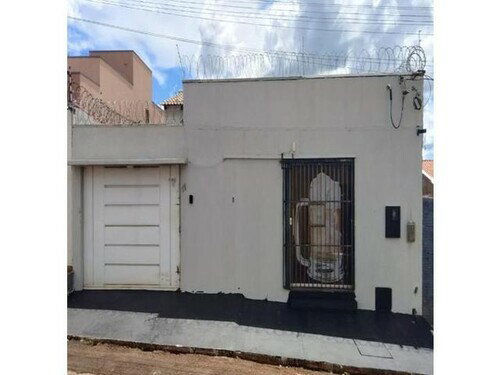 Casa com 94m² de área construída em Quirinópolis/GO