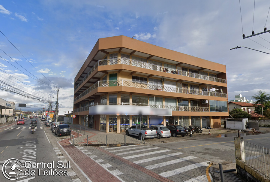 Loja Comercial n° 05 no Edifício Karoliny Center em Palhoça/SC
