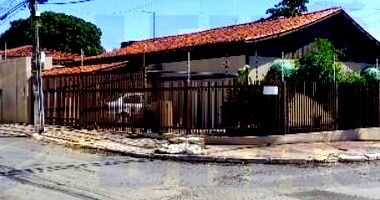 Casa residencial com 273,93m² em terreno de 648m²