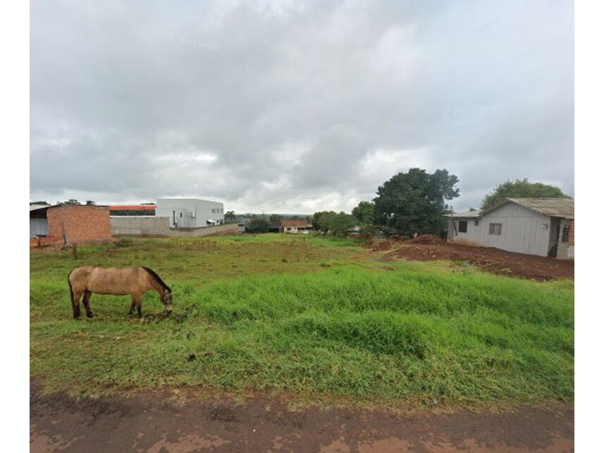 Terreno amplo no Centro de Tupãssi - Desocupado