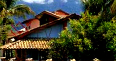 Espaçosa Casa com 296m² de Área Total - Oportunidade Única