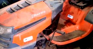 Trator para Corte de Grama Husqvarna LT1597 Ano 2018