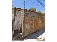 Casa com 2 quartos, 255m² de terreno, ocupada
