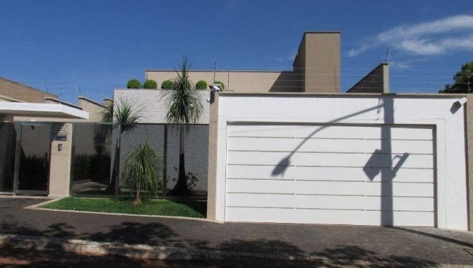 Casa com 4 quartos e 4 banheiros, 351 m², ocupada