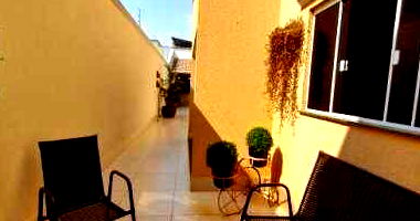 Casa com 3 quartos, 2 banheiros e 129m² construída, ocupada